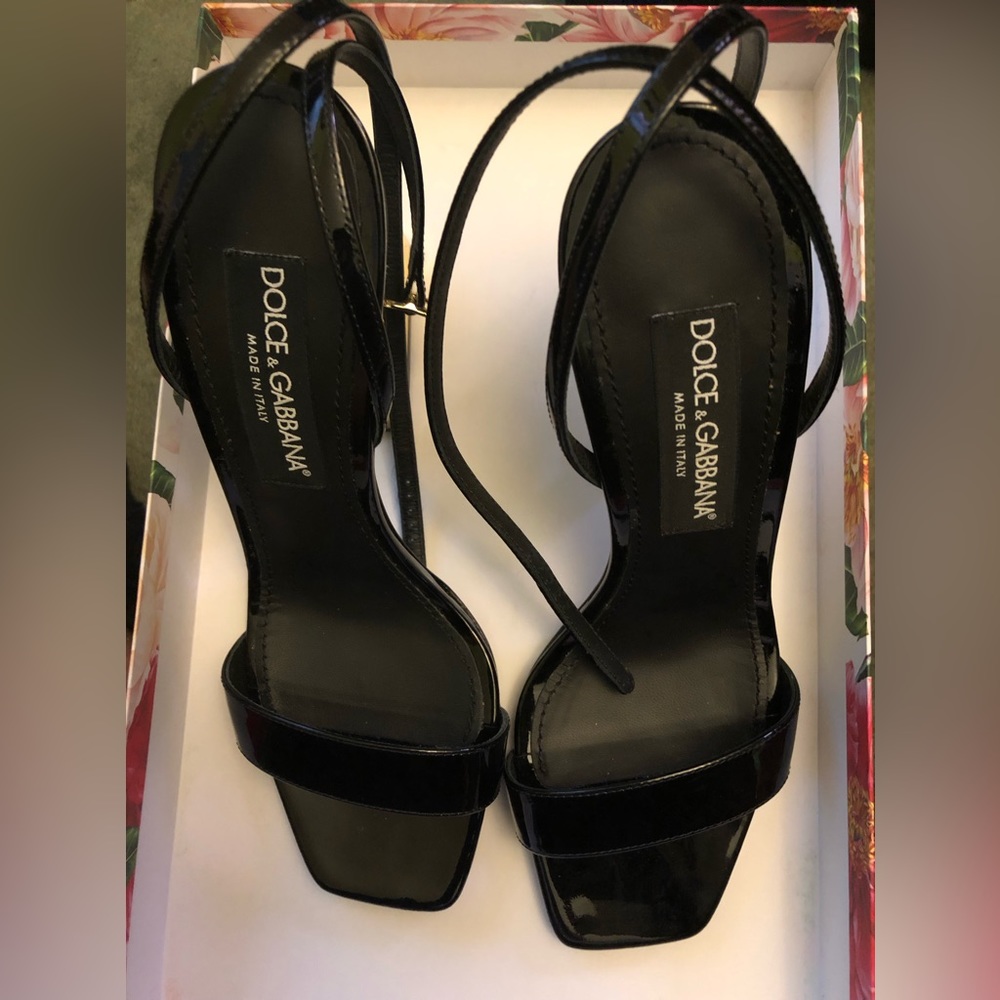 Dolce & Gabbana Black and Gold Heels - Picture 14 of 16